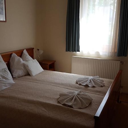 Laetitia Panzio Bed & Breakfast Kaposvár Eksteriør bilde