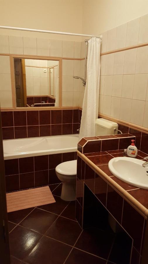 Laetitia Panzio Bed & Breakfast Kaposvár Eksteriør bilde