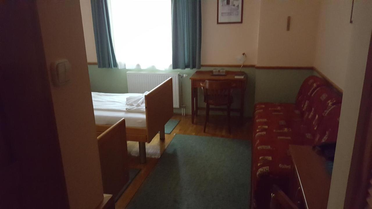 Laetitia Panzio Bed & Breakfast Kaposvár Eksteriør bilde