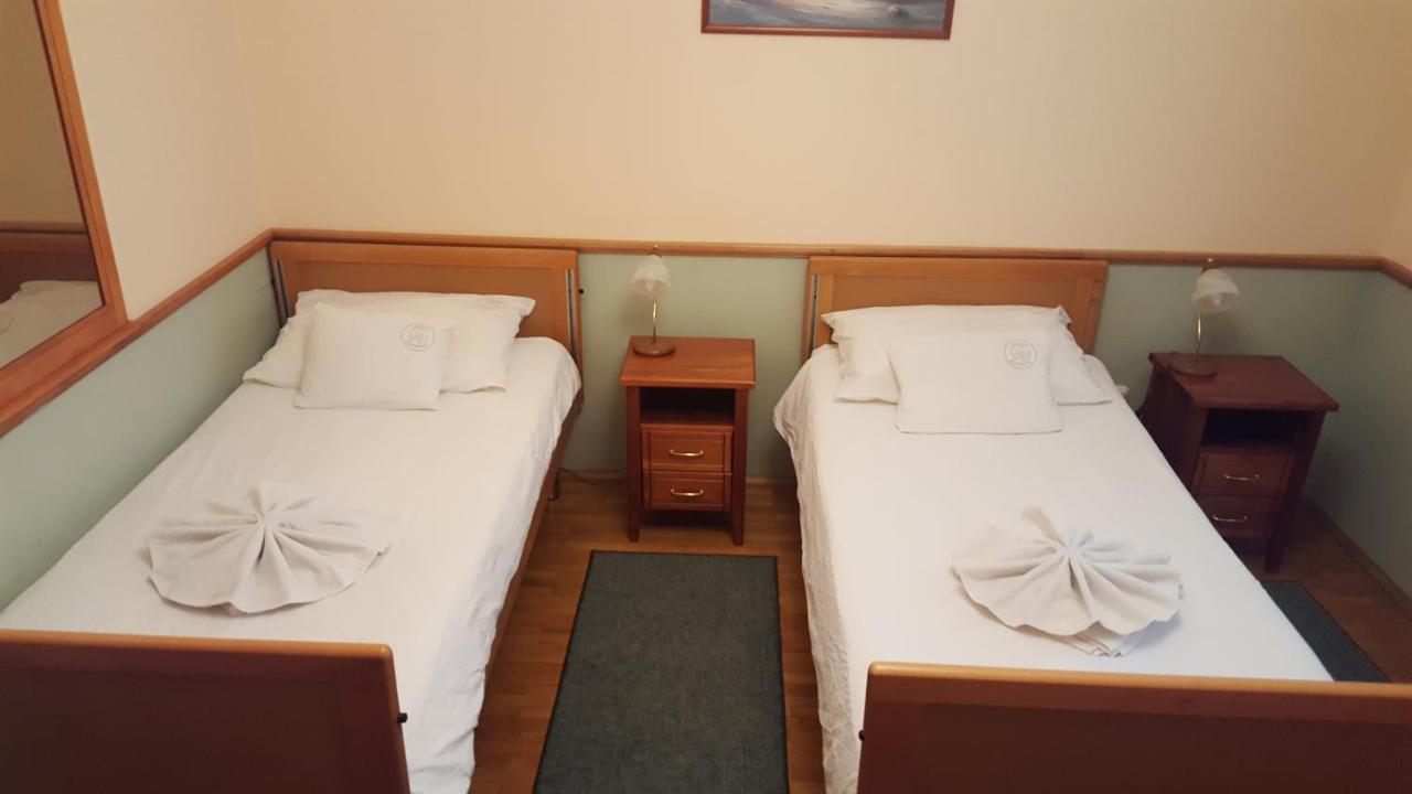 Laetitia Panzio Bed & Breakfast Kaposvár Eksteriør bilde